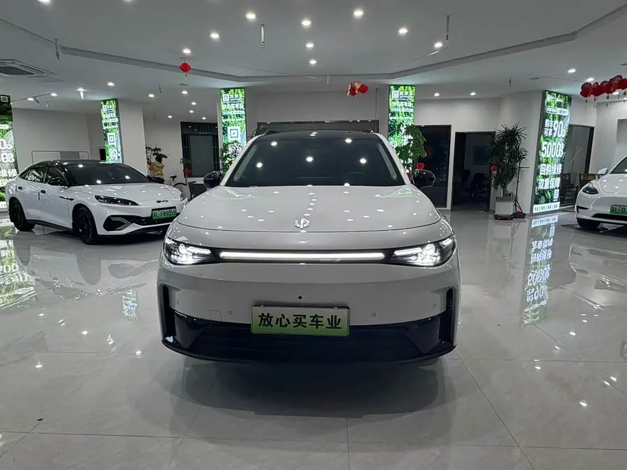 Leapmotor C16