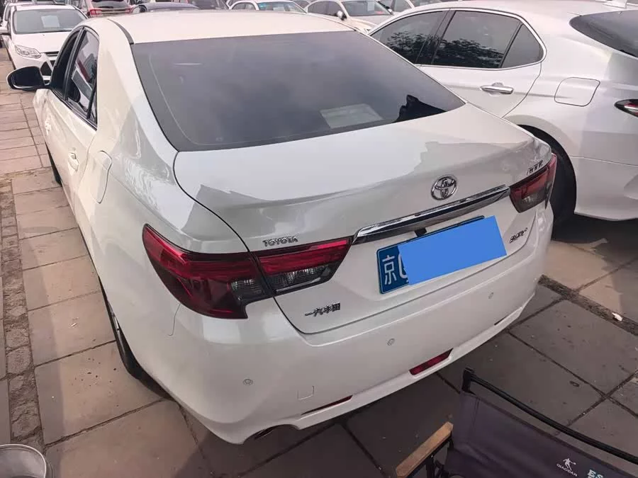 Toyota Reiz