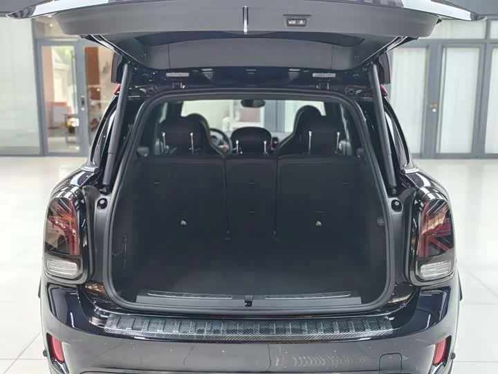 MINI JCW COUNTRYMAN