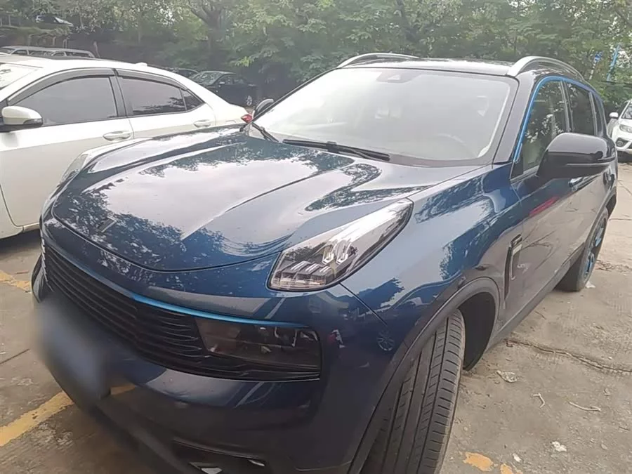 Lynk & Co 01