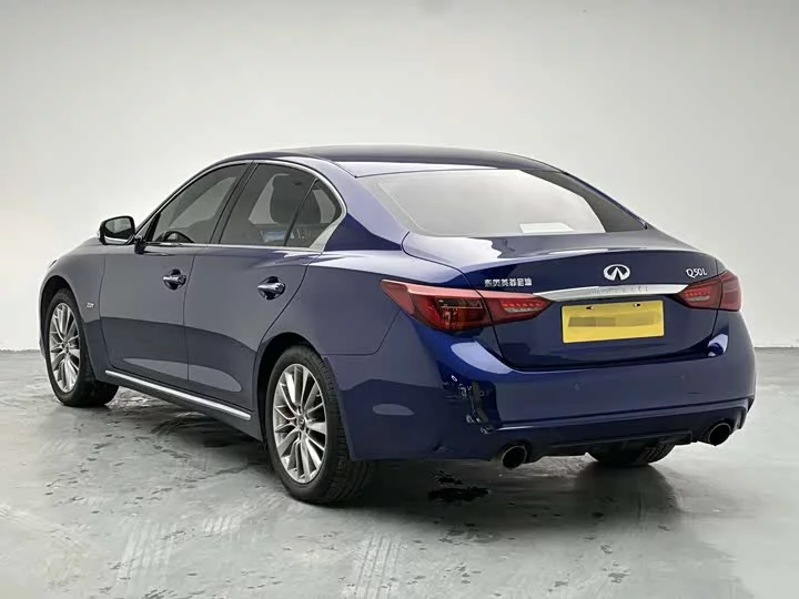 Infiniti Q50L