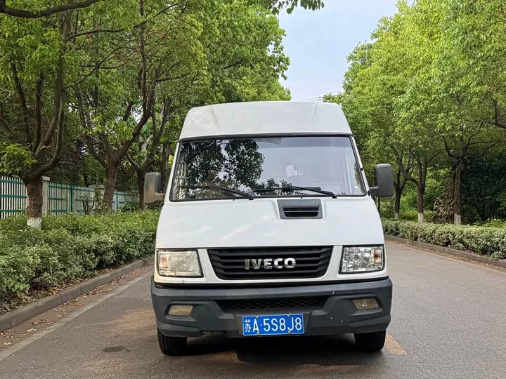 Iveco proud