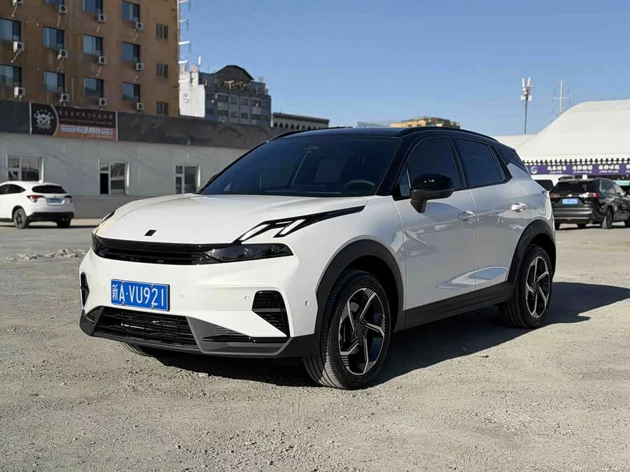 Lynk & Co 06