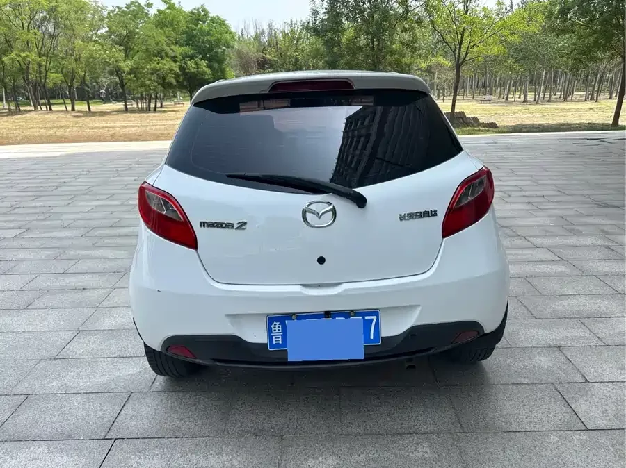 Mazda 2