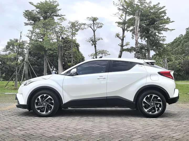 Toyota Yize IZOA