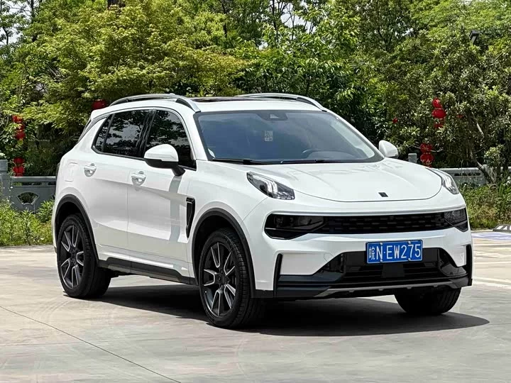 Lynk & Co 01
