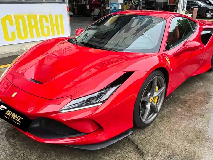 ferrari F8