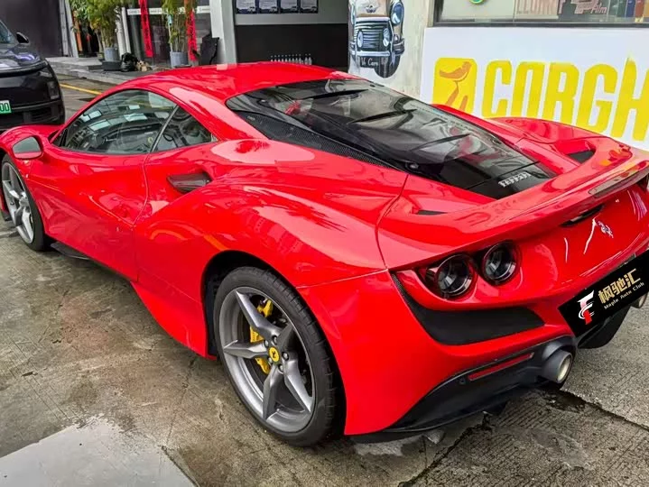 ferrari F8