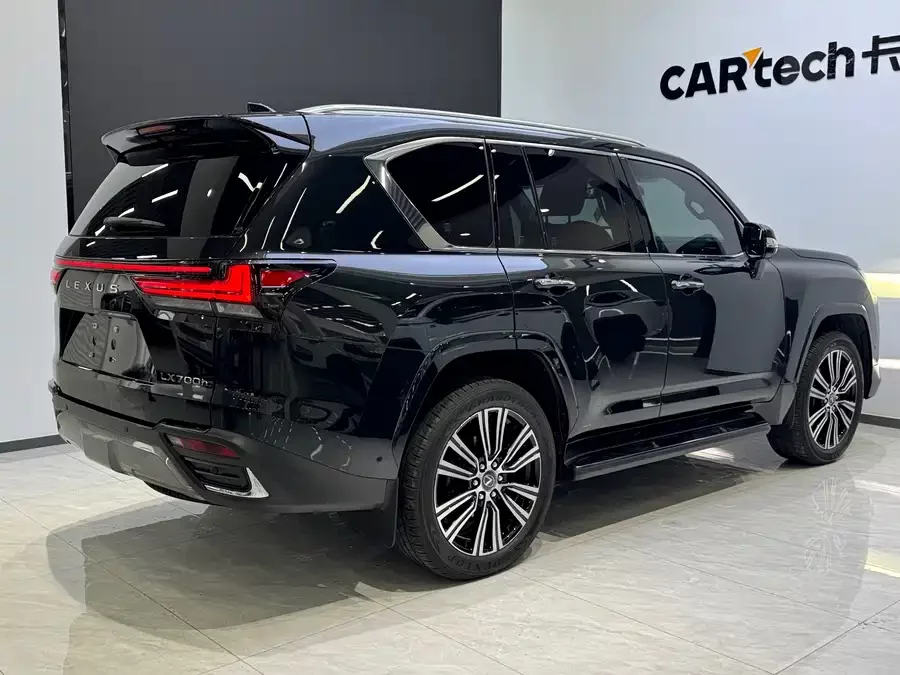 Lexus LX