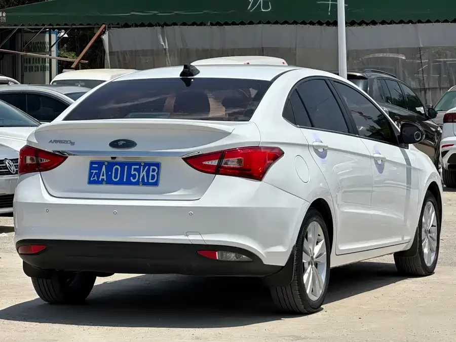Chery Arrizo 5