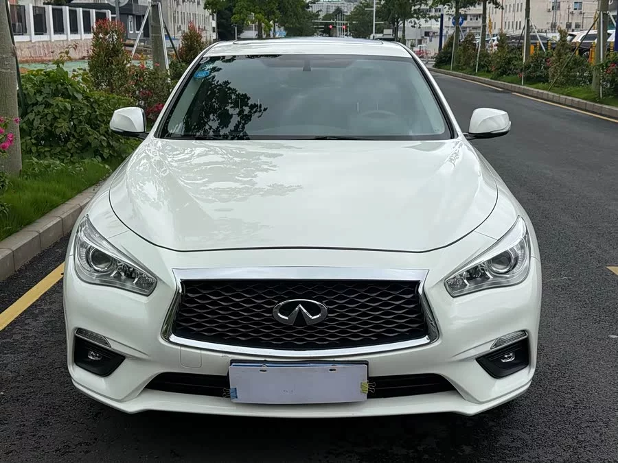 Infiniti Q50L
