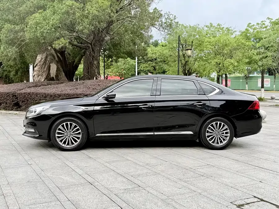 GAC Trumpchi GA8
