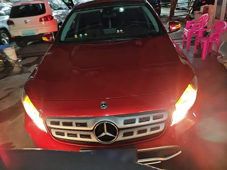 Mercedes Benz GLA
