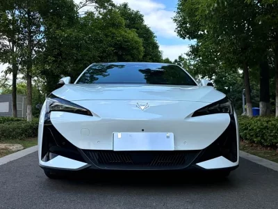 ARCFOX JiFox Alpha S5
