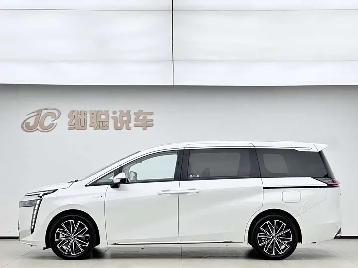 GAC Trumpchi E8 PHEV
