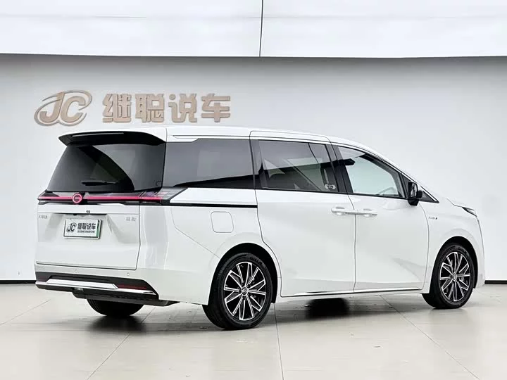 GAC Trumpchi E8 PHEV