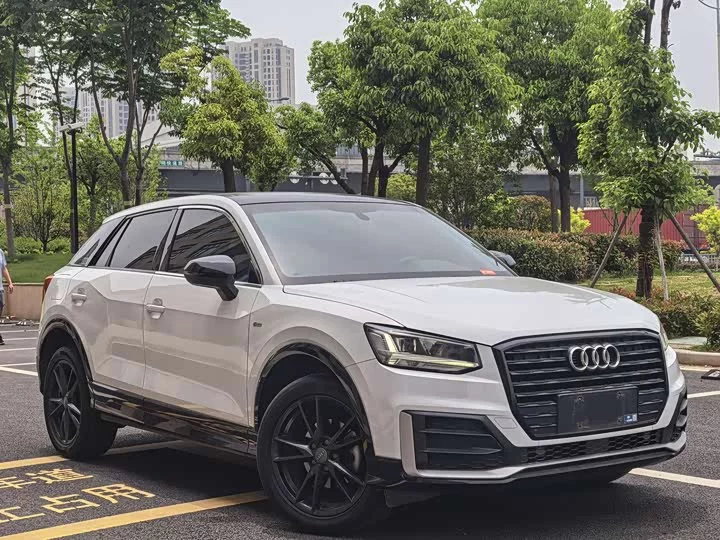 Audi Q2L
