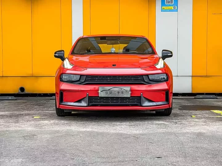 Lynk & Co 03