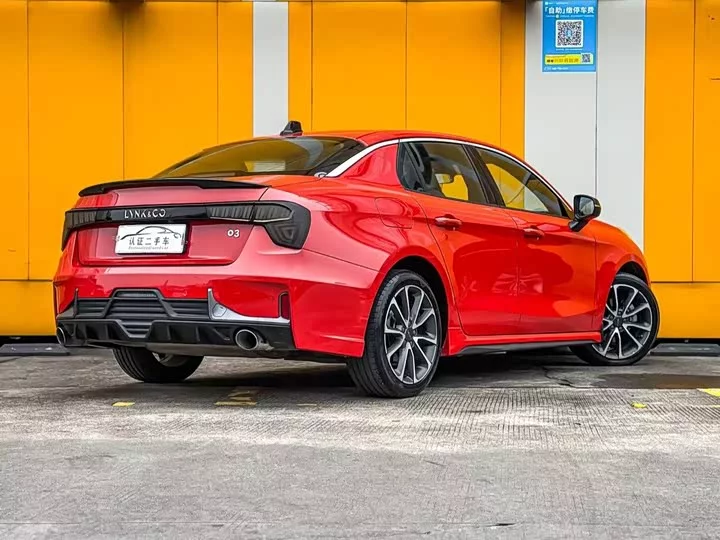 Lynk & Co 03