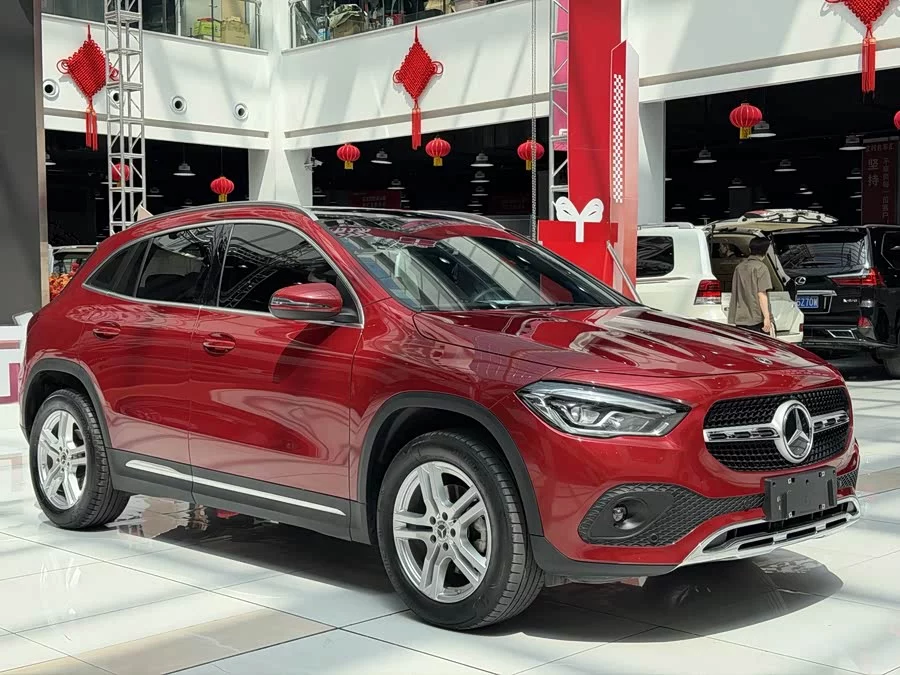 Mercedes Benz GLA