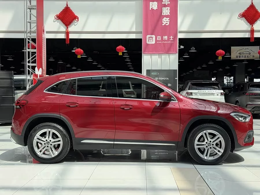 Mercedes Benz GLA