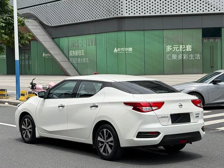 Nissan bluebird