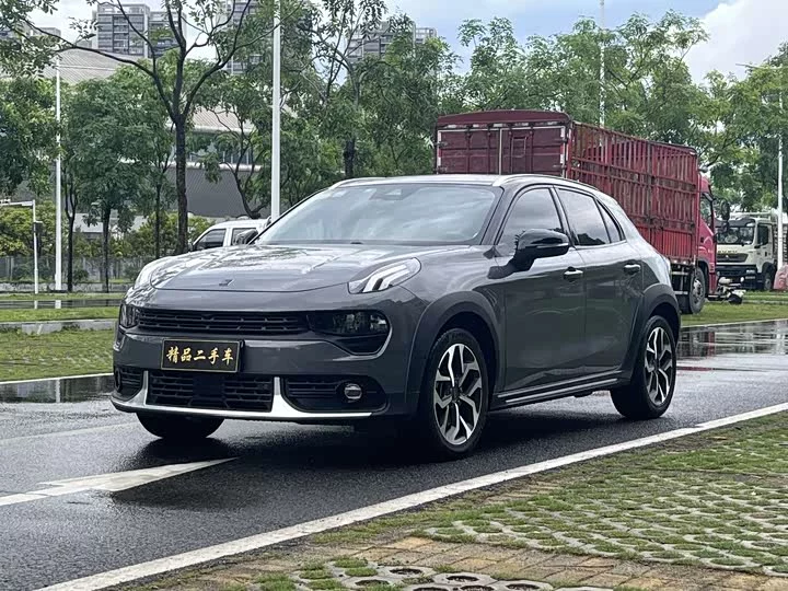Lynk & Co 02