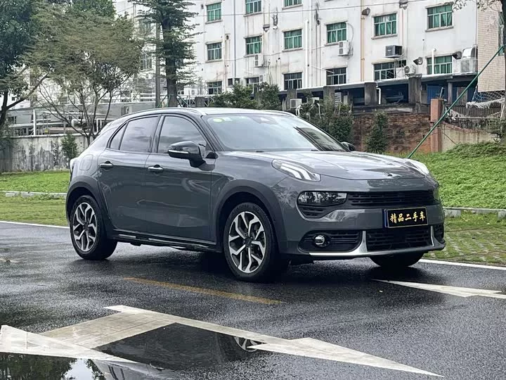 Lynk & Co 02
