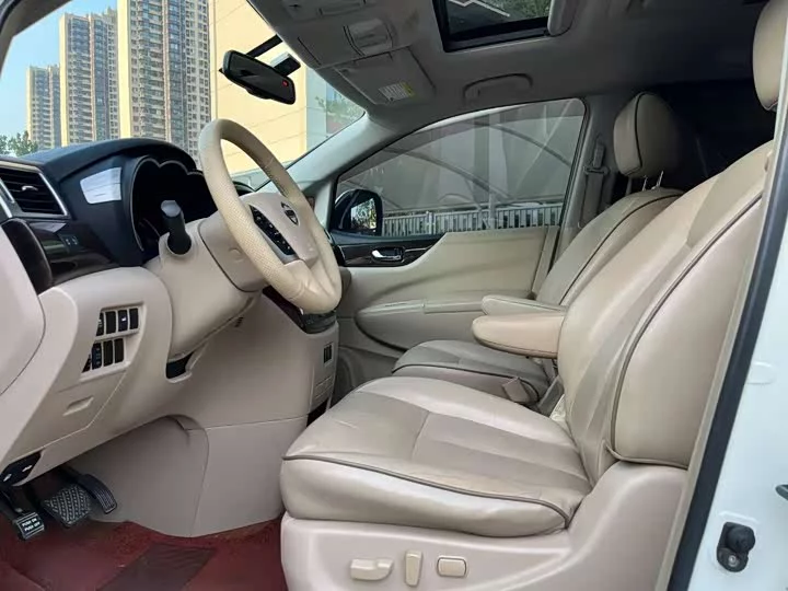 Nissan nobleman