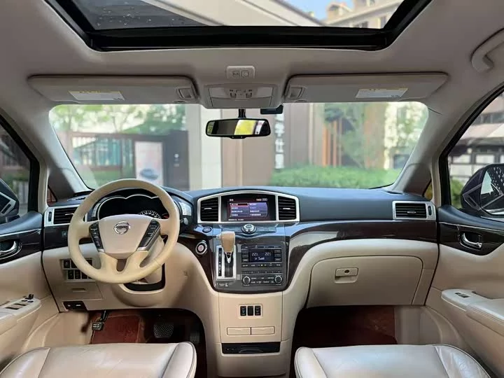Nissan nobleman