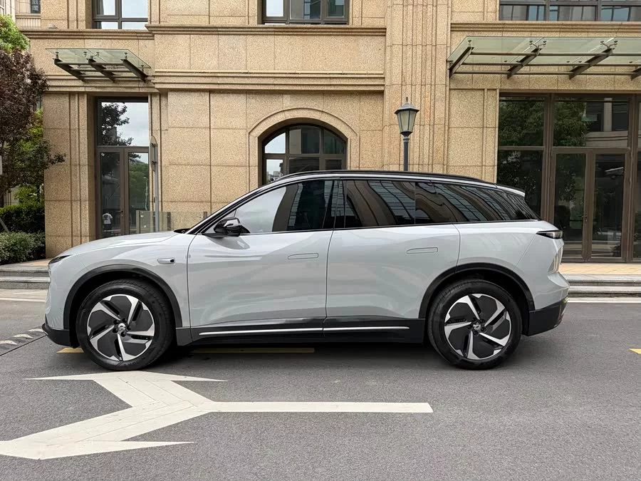 NIO ES6