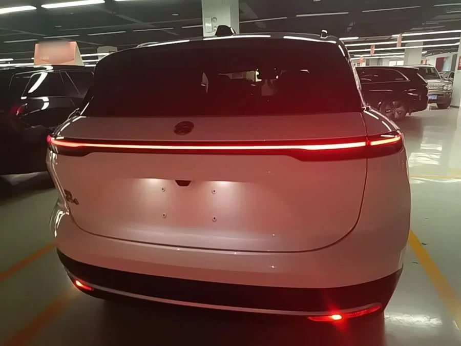 NIO ES6