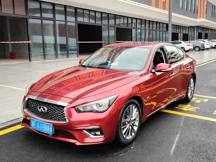 Infiniti Q50L