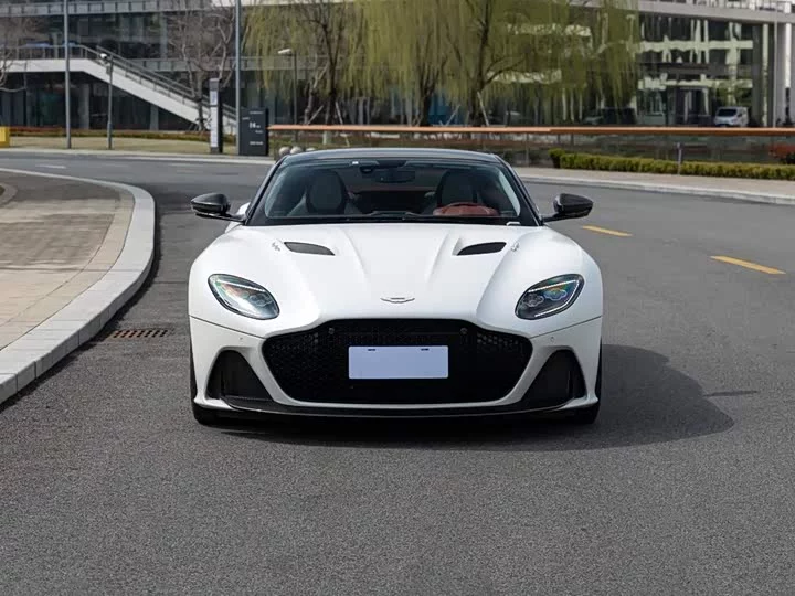 Aston Martin DBS