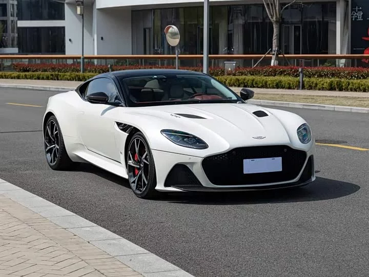 Aston Martin DBS