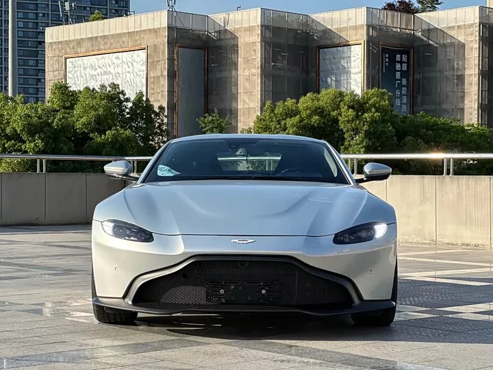 Aston Martin V8 Vantage