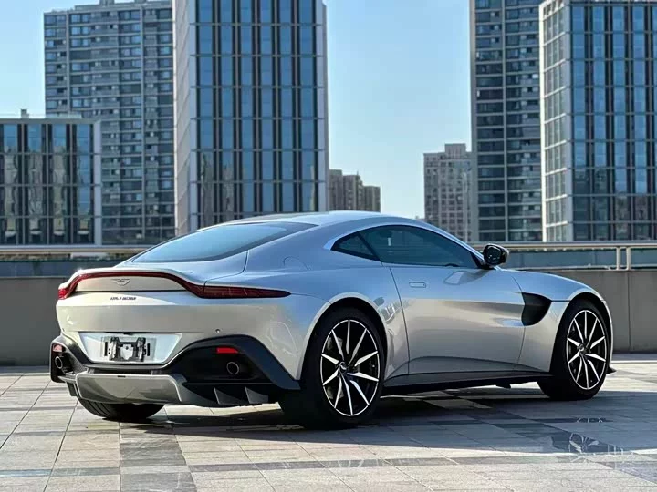 Aston Martin V8 Vantage
