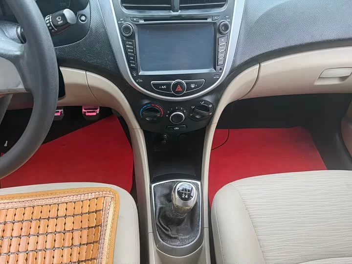 Hyundai Rena
