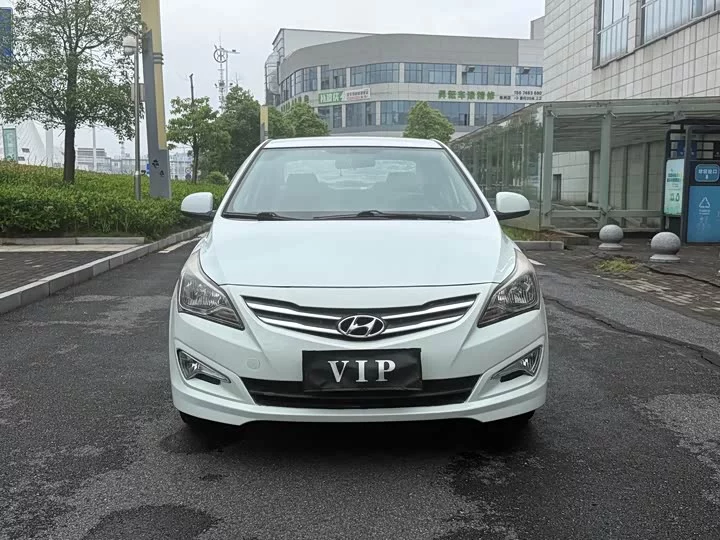 Hyundai Rena