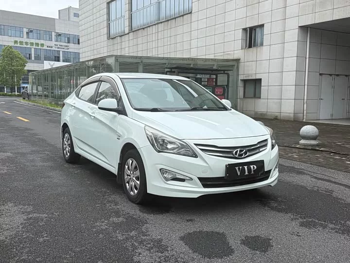 Hyundai Rena