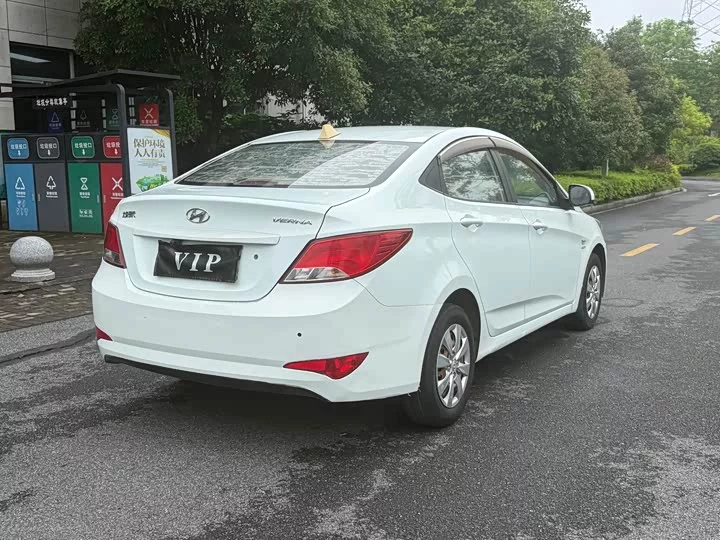 Hyundai Rena