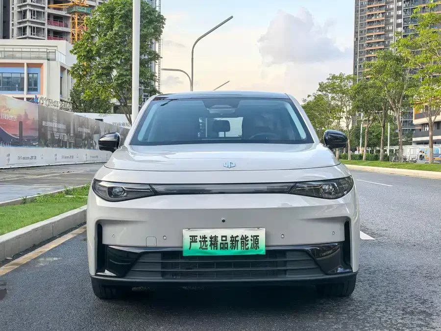 Leapmotor C10