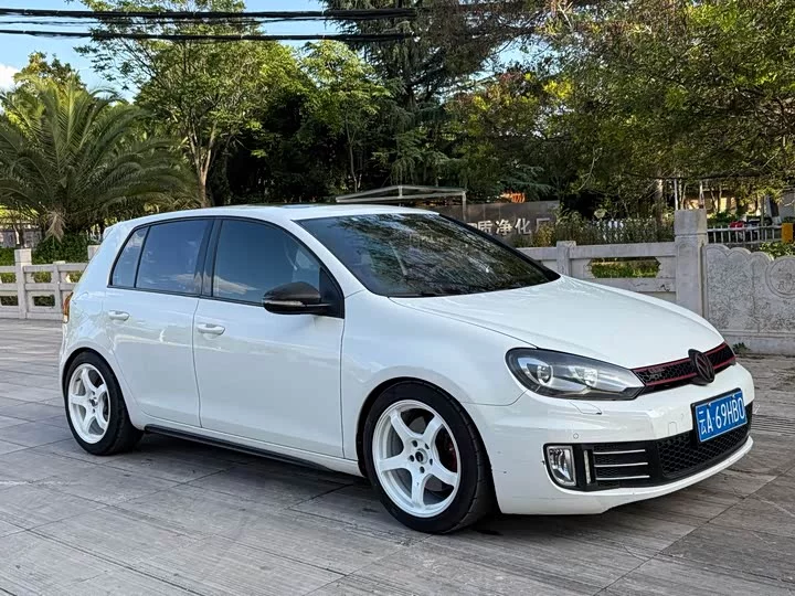 Volkswagen Golf GTI