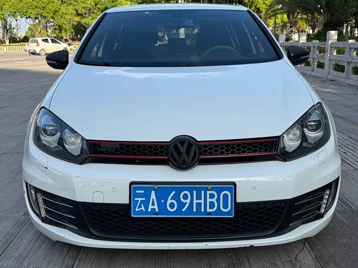 Volkswagen Golf GTI