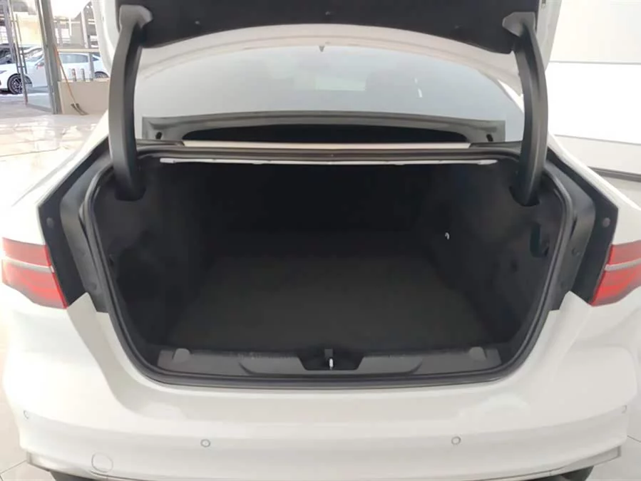 Jaguar XEL