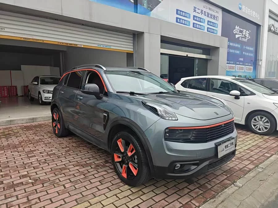 Lynk & Co 01
