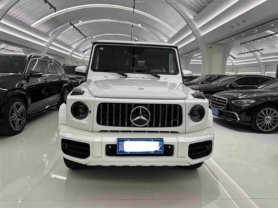 Mercedes Benz G-rated