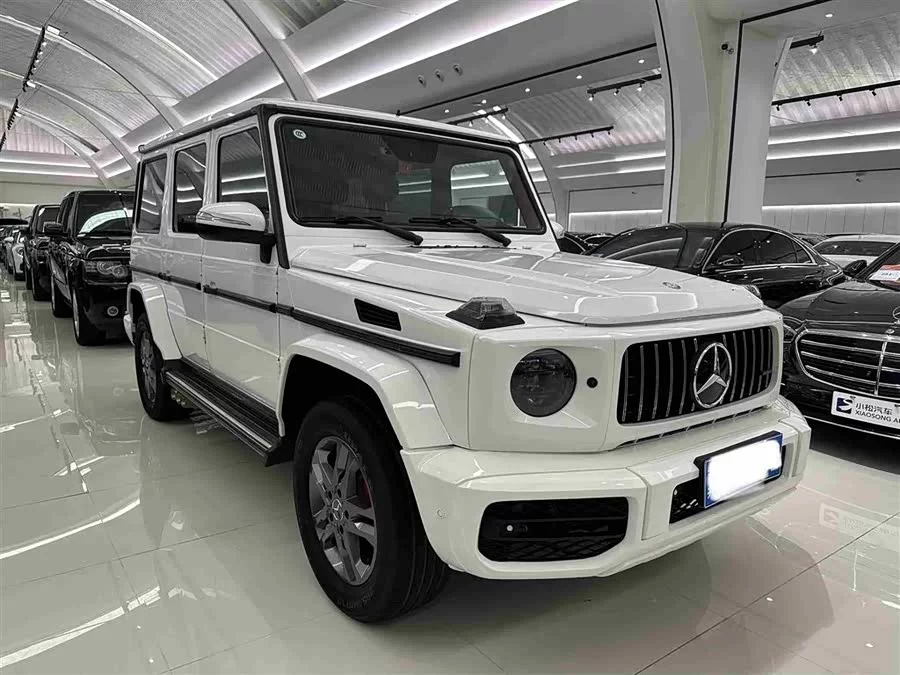 Mercedes Benz G-rated