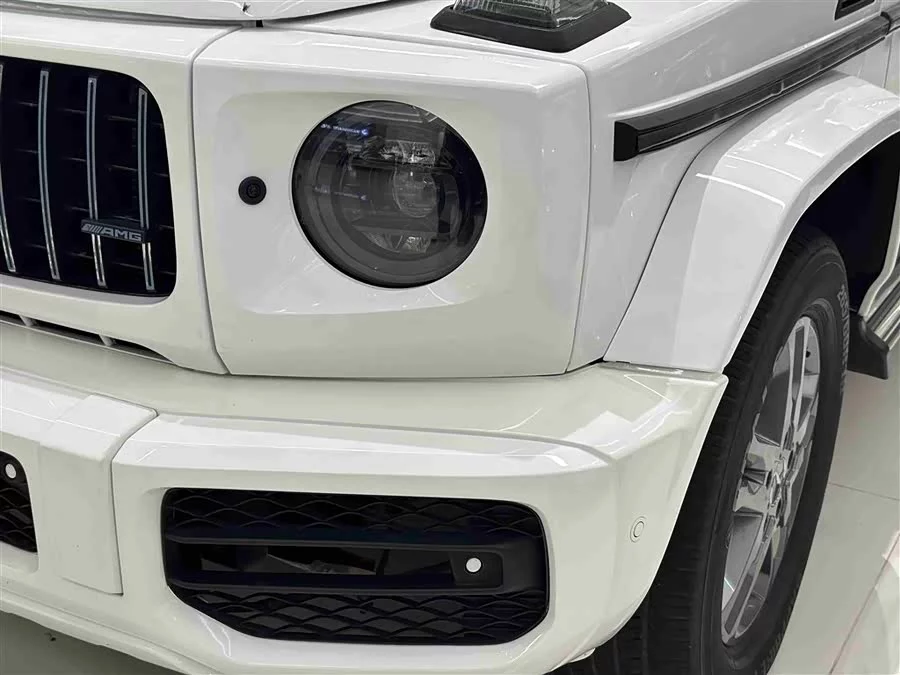 Mercedes Benz G-rated