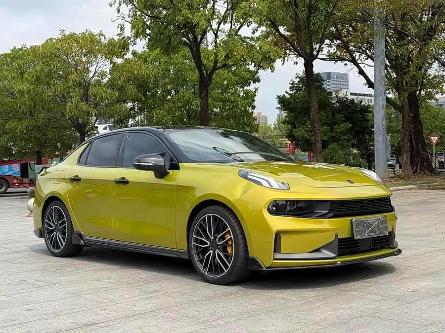 Lynk & Co 03
